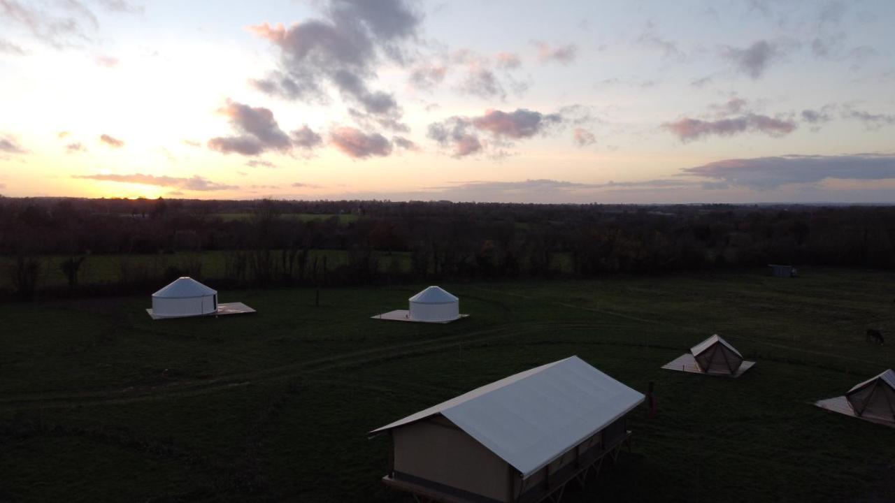 Camping A La Ferme - Hebergements Insolites Cerisy-la-Foret Bagian luar foto