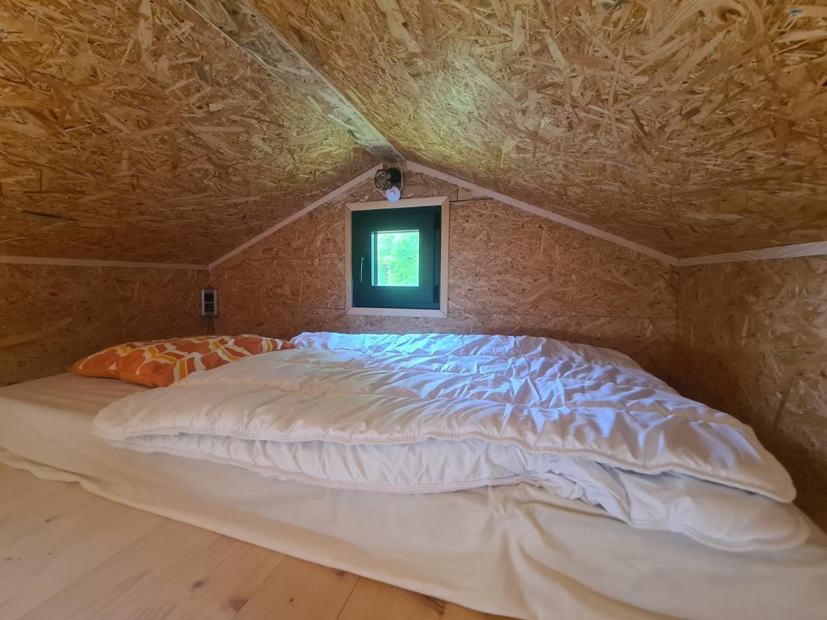 Camping A La Ferme - Hebergements Insolites Cerisy-la-Foret Bagian luar foto